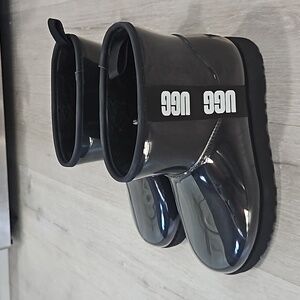 UggPlush Waterproof Women's Boots Size 10 NWOT